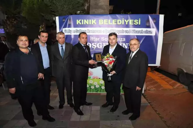 Kınık'ta emniyet mensupları ve ilçe protokolü iftar sofrasında buluştu