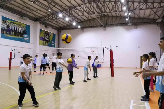 Şanlıurfa'da Ramazan ayında voleybola yoğun ilgi