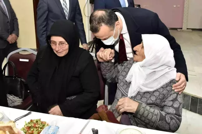 Vali Taşbilek ilçe iftar programlarının finalini Şiran'da yaptı