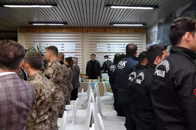 Erzurum Valisi Memiş, polislerle iftar yemeğinde bir araya geldi