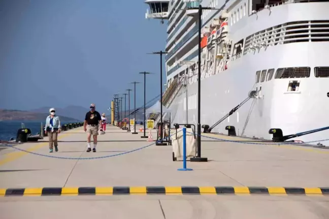 Bodrum'a sezonun ikinci kruvaziyer gemisi geldi