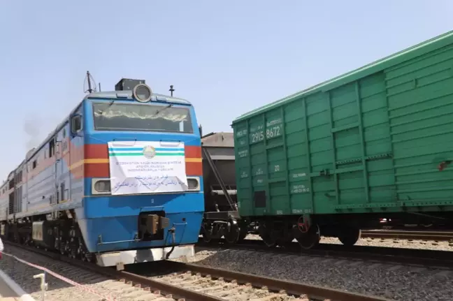 Özbekistan'dan Ramazan Bayramı öncesinde Afganistan'a 4 bin ton insani yardım