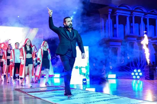 Kürşat Şahin'in, Loca Fight Club gecesi aynı anda 70 ülkeyi salladı
