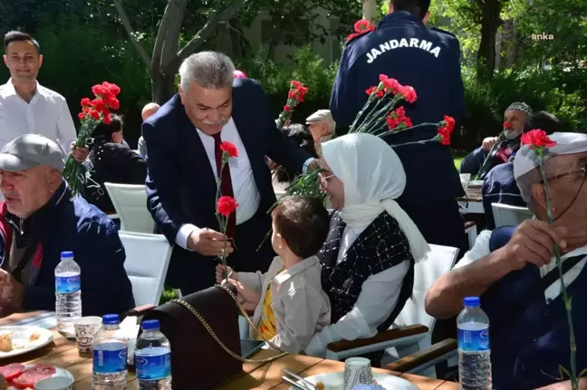 Torbalı Belediyesi'nden Anneler Günü'ne Özel Kahvaltı