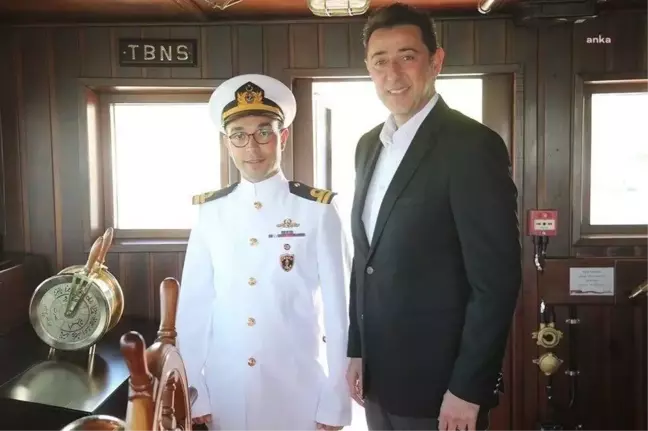 Bandırma Belediye Başkanı Tosun, Tcg Nusret Müze Gemisi'ni Ziyaret Etti