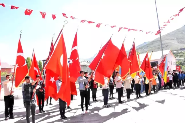 Bitlis'te 19 Mayıs Atatürk'ü Anma, Gençlik ve Spor Bayramı kutlamaları