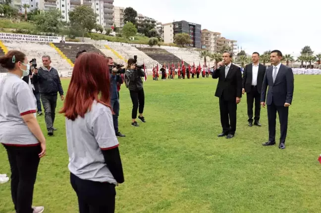 Kuşadası'nda 19 Mayıs Coşkusu