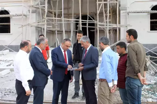 Vali Soytürk, cami ve kuran kursu inşaatlarında incelemelerde bulundu
