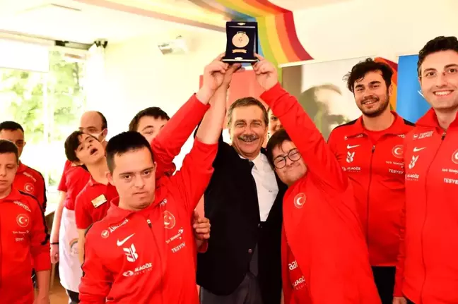 Başkan Ataç, Down Sendromlular Basketbol Milli Takımı ile buluştu