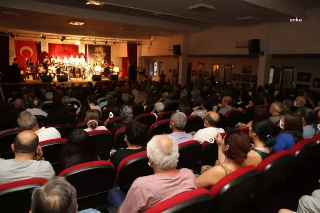 Burhaniye'de Türkülerle 'Yaza Merhaba' Denildi