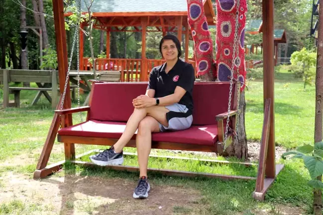 Sağlık sorunu sebebiyle yüzmeyi bıraktı, milli formayla Avrupa Şampiyonası'na hazırlanıyor