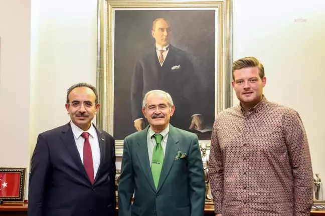 Eskişehir Büyükşehir Başkanı Büyükerşen'e Nezaket Ziyareti