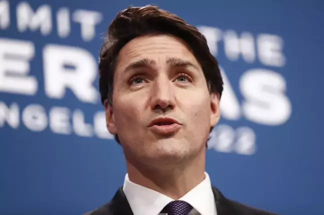 Kanada Başbakanı Trudeau, Covid-19'a yakalandı