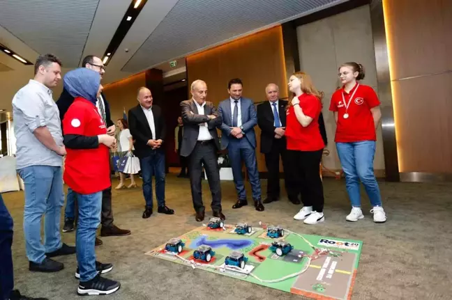 Root 2022'nin Şampiyonları Küçükçekmece Bilgi Evleri ve Çocuk Üniversitesi'nden