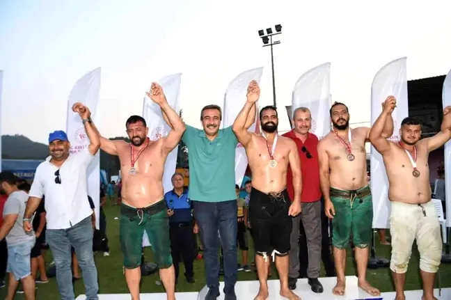 Salbaş'ta başpehlivan İsa Göçen oldu