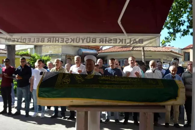 Ayvalık'ta DSP'nin kurucu başkanına gözyaşı seli