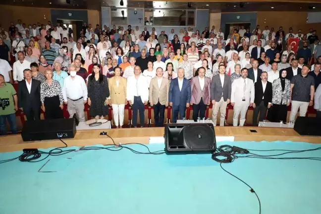 AK Parti İzmir İl Teşkilatı bayramlaşma programında bir araya geldi