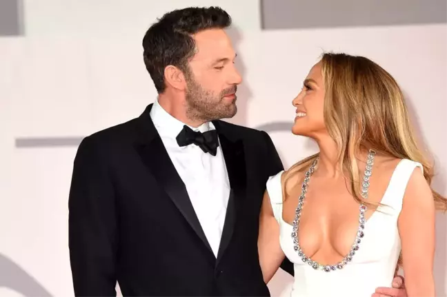 Jennifer Lopez ve Ben Affleck, Las Vegas'ta evlendi