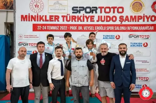 Afyonkarahisar'dan madalyalarla döndüler