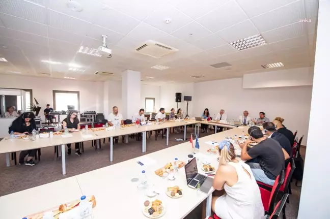 İzmir'de Roman Yurttaşların Sorunları Konuşuldu