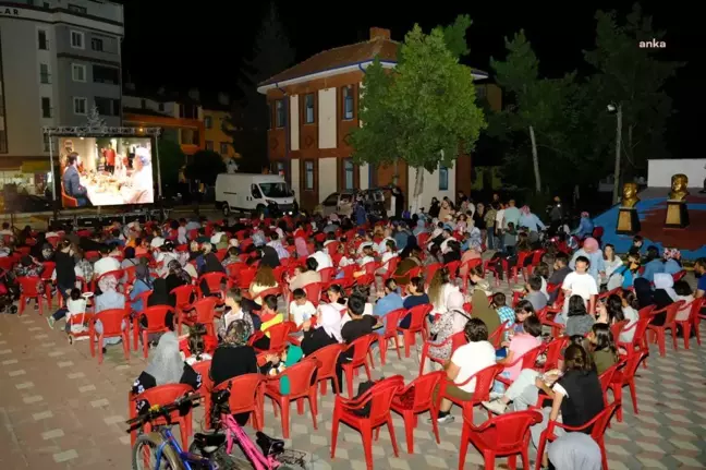 Eskişehir haber! Eskişehir İnönü'de Vatandaşlar Açık Hava Sineması ile Buluştu