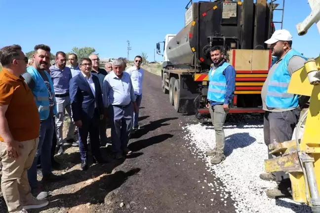 Manisa haberi: Şehzadeler Belediyesi ovada asfalt sezonunu açtı