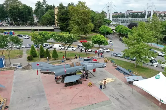 Son dakika haberi... Savaş uçağı parka monte ediliyor