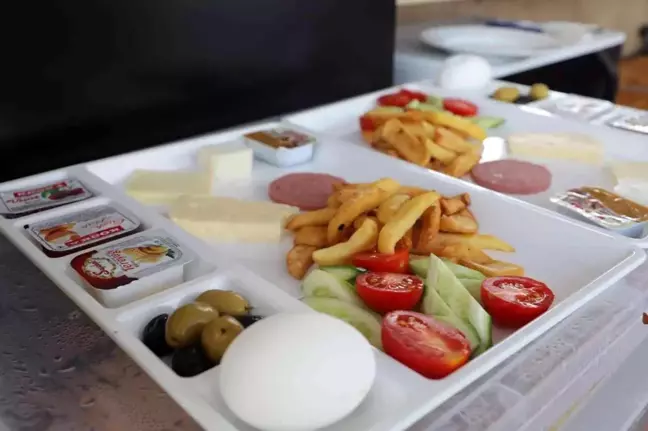 Gülümse Kafe Lavatna'ya yoğun ilgi