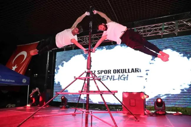 Merkezefendili çocuklar şenlikte doyasıya eğlendi