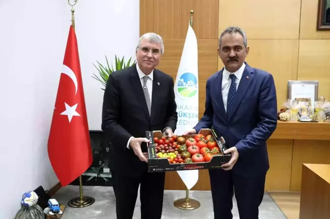 Sakarya gündem: Müjdeyi bakan verdi: Sakarya'da tarım alanını seçen öğrencilere 500 TL burs