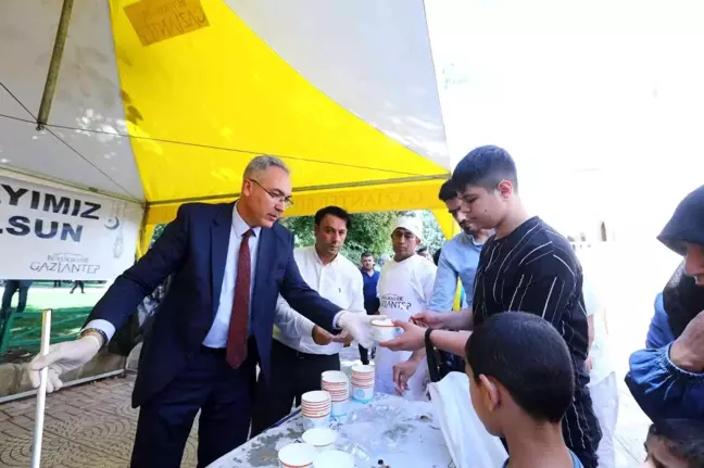 Büyükşehir'den 30 bin kişiye aşure ikramı