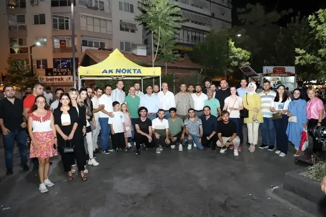 İzmir haberi! AK Parti Gençlik Kolları Bornova'da aşure dağıttı