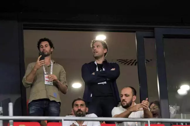 Göztepe'nin yabancı başkanı Ankersen ilk kez tribünde