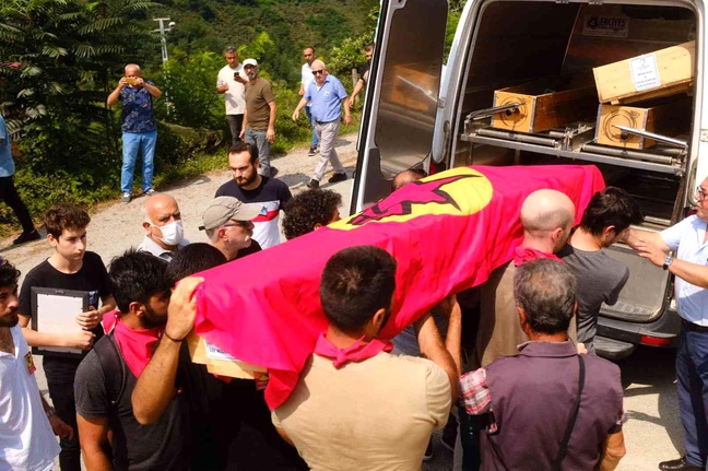 Mezarlıktaki gösteriye polis müdahale etti: 9 gözaltı