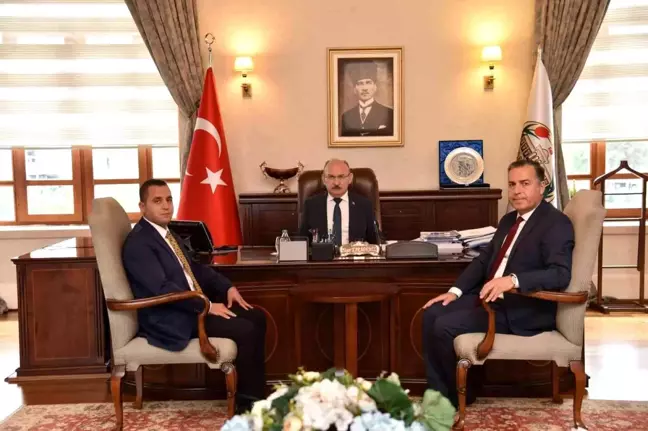Manisa yerel haberi: Turgutlu ve Kula'nın yeni kaymakamlarından Vali Karadeniz'e ziyaret