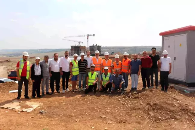 Eskişehir haber | AK Parti Odunpazarı İlçe Başkanı Acar TOKi şantiye alanında incelemelerde bulundu