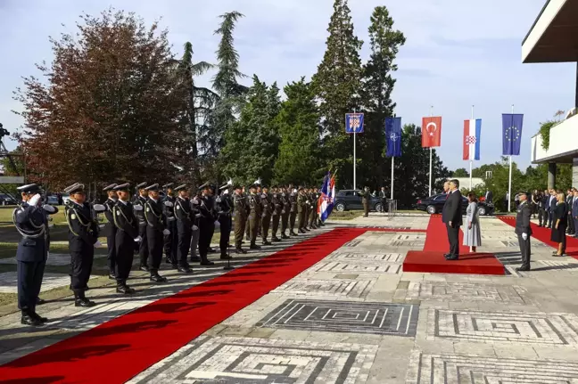 Cumhurbaşkanı Erdoğan, Hırvatistan'da resmi törenle karşılandı