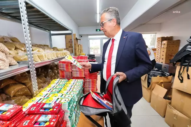 İzmir haberi: Gaziemir Belediyesi'nden Öğrencilere Kırtasiye Desteği