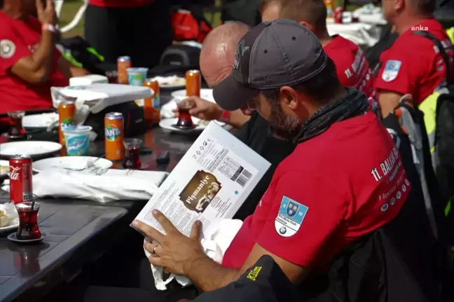 Kıtalararası Yolculuk Yapan Motosikletçiler İzmit Belediyesi'ni Ziyaret Etti