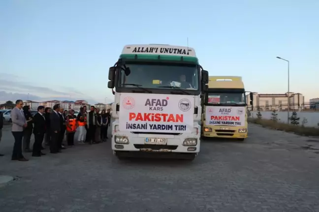 Son dakika haber... Kars'ta Pakistan'daki selzedeler için yardım toplandı