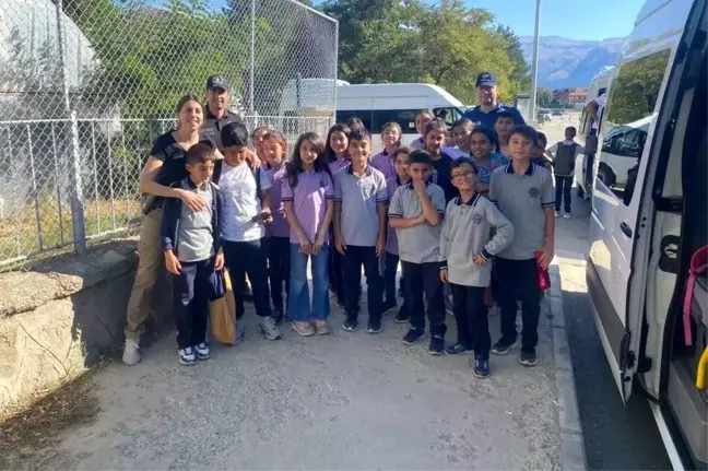 Son dakika haberi... Erzincan'da polis ekipleri tarafından okul çevrelerinde denetimler sürüyor
