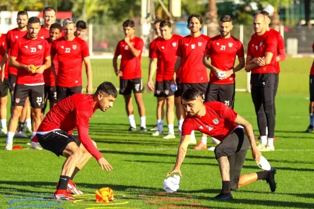 Samsunspor'da 10 futbolcu henüz forma giyemedi