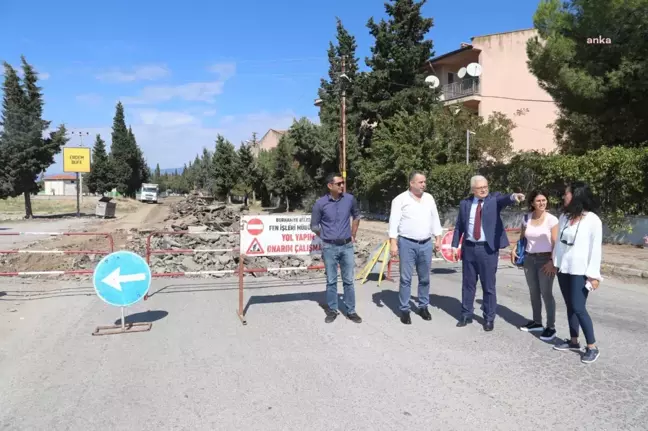 Balıkesir yerel haberi... Burhaniye Belediye Başkanı Deveciler, Denetko Yolu'ndaki Çalışmaları İnceledi