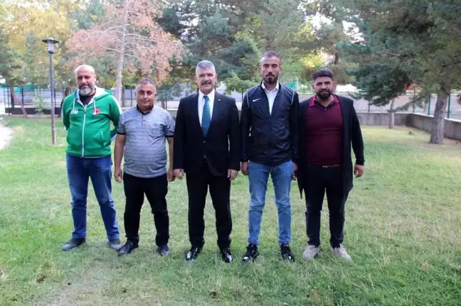 Son dakika haber! Yozgat Emniyet Müdürü Esertürk, futbol kulübü yöneticileriyle bir araya geldi