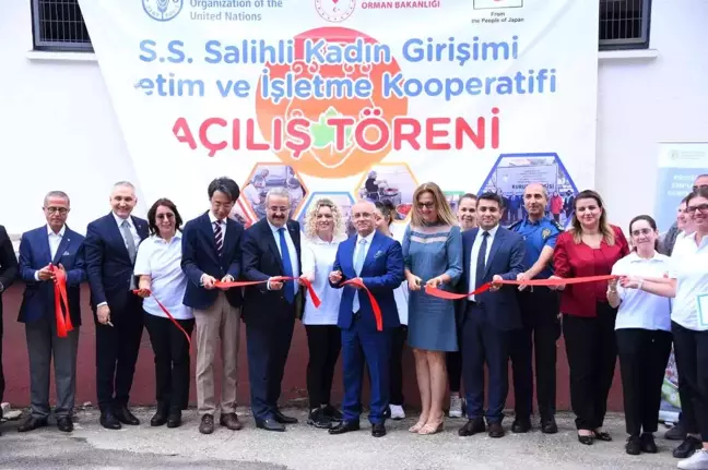 Manisa haberi: Salihli'de sebze ve meyve kurutma tesisi törenle açıldı