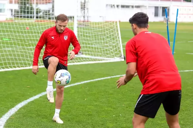 Samsunspor'da Mücahit Albayrak'ın ayak bileğinde kırık tespit edildi