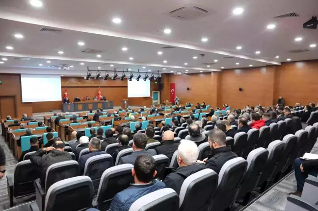 Burdur, Vali Arslantaş öncülüğünde depremin yaralarını sarmak için tek yürek oldu