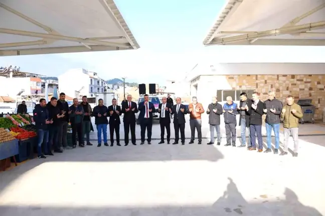 Salihli'de Kurtuluş Çarşısı ve Pazaryeri hizmete açıldı