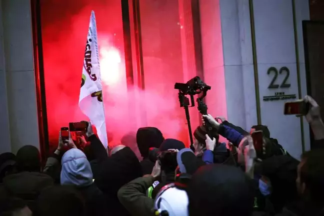 Fransa'da emeklilik reformuna karşı 12. kitlesel protesto düzenlendi