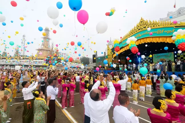 Myanmar'da Thingyan Su Festivali Başladı